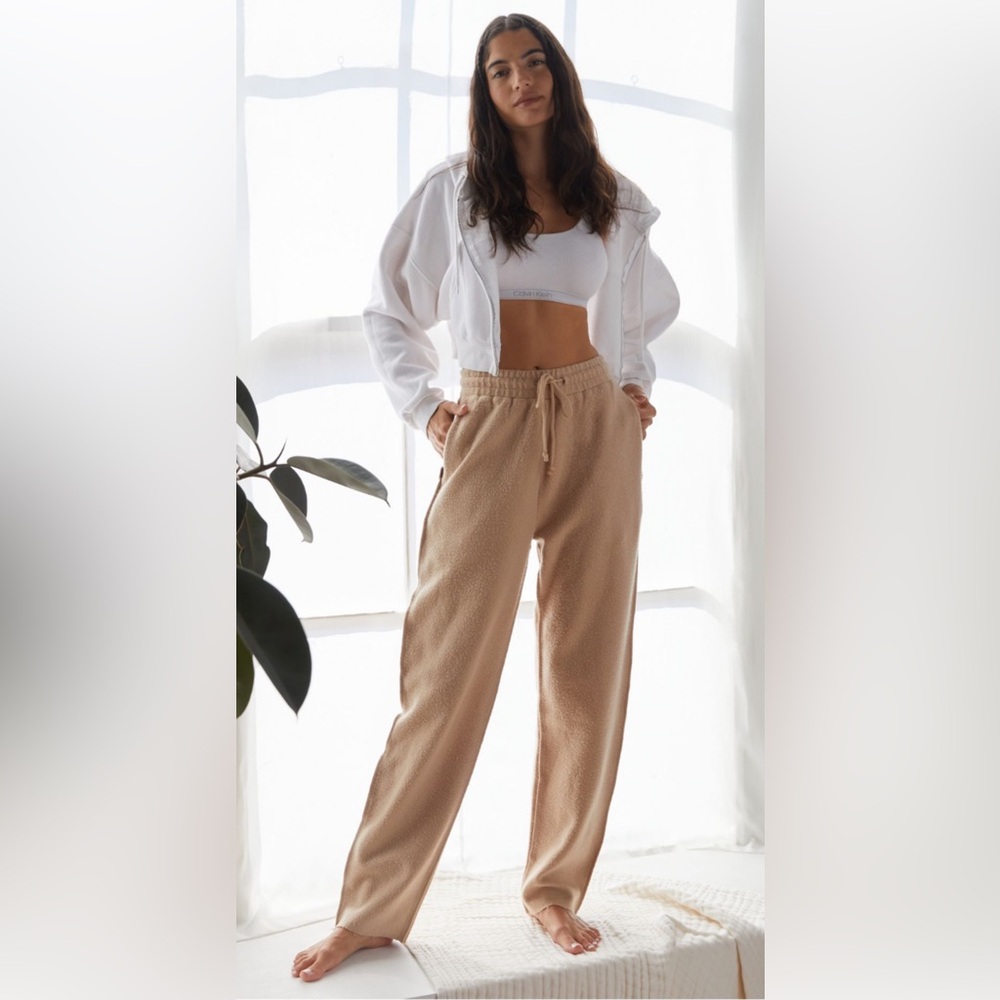 NWOT UO Out From Under Asher Straight Leg Pant. Size Large